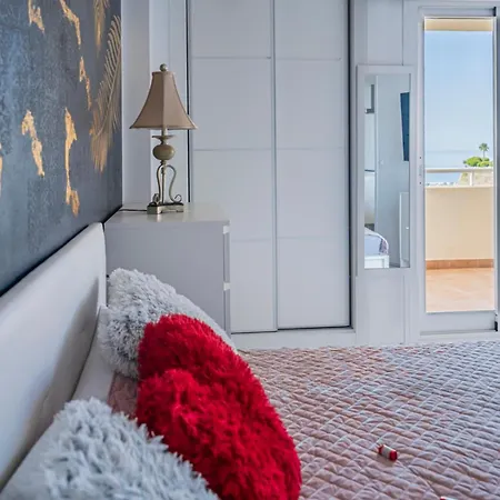 Panoramic Seaview Escape - Tranquility, Ac & Pool Apartment *